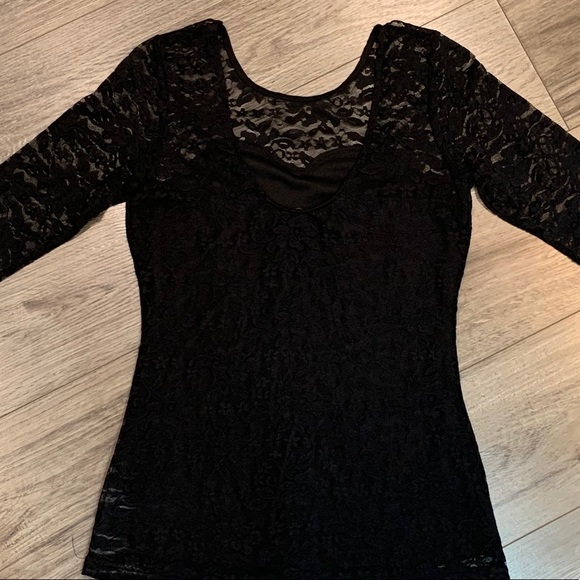 Kismet Lace Top with 3/4 Length Sleeve - Picture 3 of 5